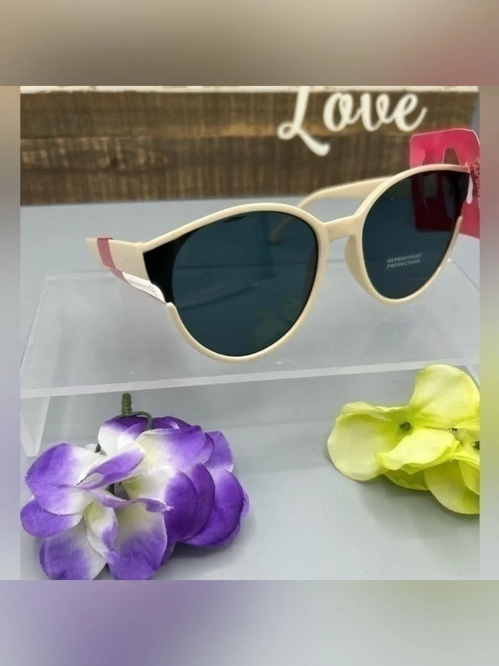 🌸 Chic Oversized Cat-Eye Sunglasses in White - Women’s Fashion Accessory